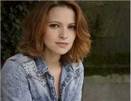 我们是夜晚夏洛特 Charlotte