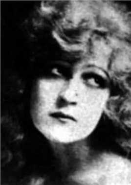 海角擒凶Mrs. Brown, Young Mother