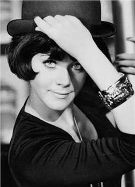 罗伊复仇的扮演者是Linda Thorson