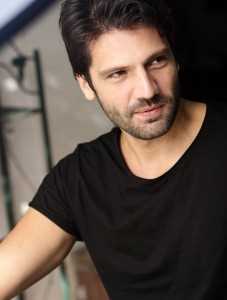 不对等的爱情的扮演者是Kaan Urgancioglu