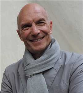 触礁钢琴演奏者