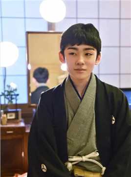 言语如苏打般涌现藤间斋