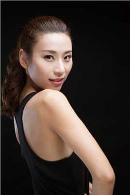 卿卿我心妇女丙