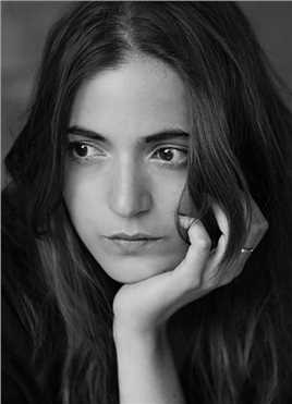 看他们如何逃之夭夭希拉·西姆