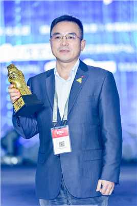 爸爸天亮叫我张大个