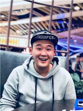 星河璀璨的我们小刘