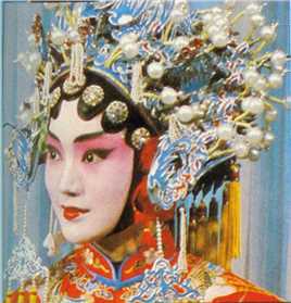 人生几度秋凉百花春