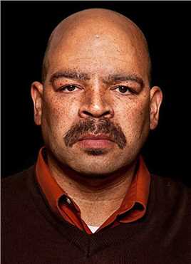 玻璃先生Security Guard in Car