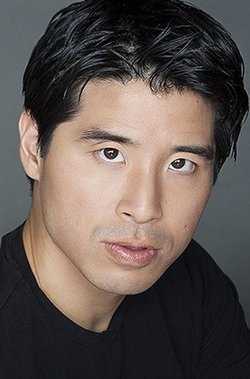 蝙蝠侠黑暗骑士三部曲Waiter (uncredited)