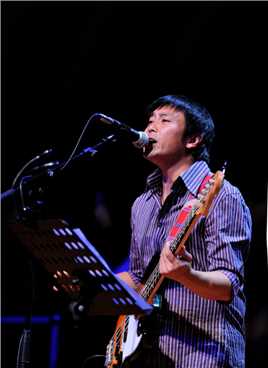 北京杂种做梦乐队贝司手