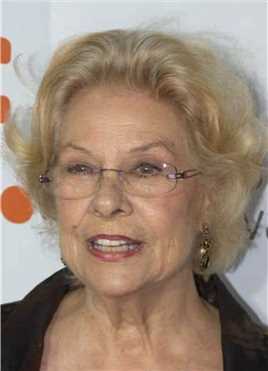 女生向前走舍尔夫人