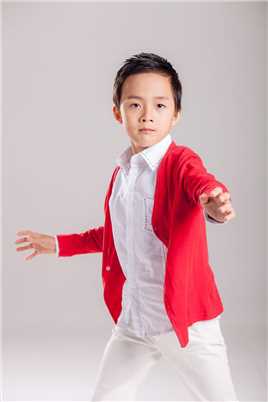 冰雪与少年的扮演者是黄鼎杰