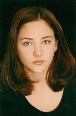 荒野生存少女时期的卡琳