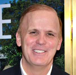 了不起的麦瑟尔夫人第一季斯科特·伊利斯