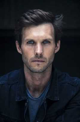 哥斯拉大战金刚Sonar Operator