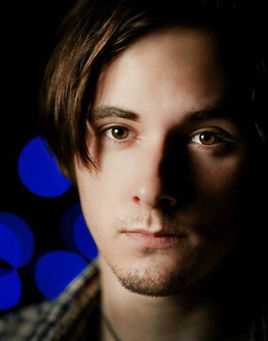 巴哈的扮演者是杰克·托马斯