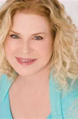 大希望温泉Beach goer wedding scene