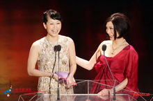 2009香港金像奖(左:叶童-右:夏文汐)