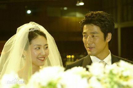 2004年11月池珍熙与李秀妍结婚