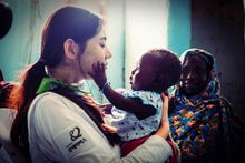 赴非洲乍得援助贫困儿童