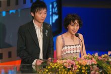 2004金马奖陆弈静与金勤颁发最佳台湾电影奖