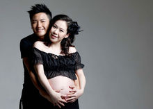 高皓正与老婆拍怀孕写真