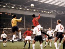 1966年世界杯尤西比奥率队鏖战英格兰