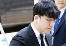 2019年5月14日，胜利来到首尔中央地方法院出席拘留前审讯。