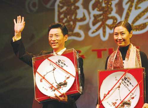 王芳（右），第二十二届梅花奖“二度梅”