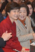 姜富子与朴槿惠