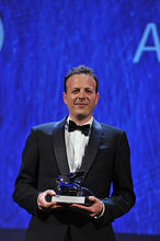 阿玛特·伊斯卡拉特在威尼斯国际电影节获奖照