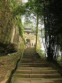 通向合川钓鱼城城门的石梯小道