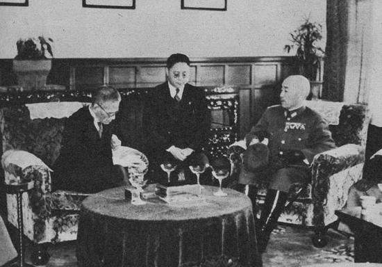 1938年12月，日军新任华北派遣军司令杉山元访问王克敏