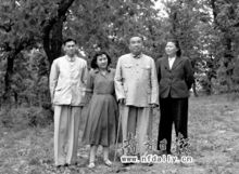 朱敏(左二)与丈夫刘铮、朱德夫妇