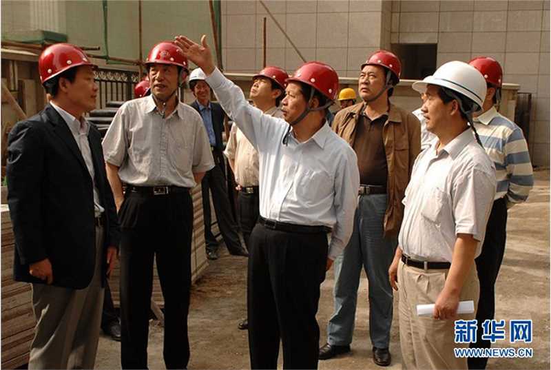 2007年5月，肖扬同志调研最高人民法院第二办公区建设情况。