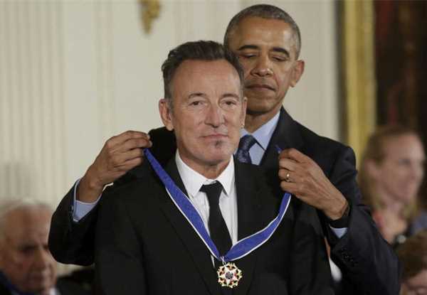被奥巴马授予总统自由奖章