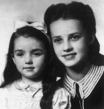 与妹妹米歇尔的合照（1941）