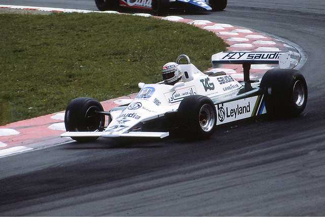 琼斯驾驶FW07赛车在1980年英国大奖赛上