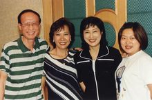 左起：李亚昭，李娟，于小华，苏柏丽