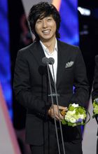 李承孝在2009MBC演技大赏获新人奖