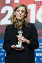 米娅·汉森-洛夫在柏林国际电影节获奖照