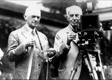 爱迪生与乔治·伊斯曼在摄影机旁