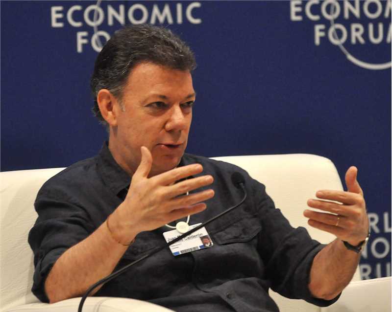 2010年，胡安·曼努埃尔·桑托斯参加世界经济论坛