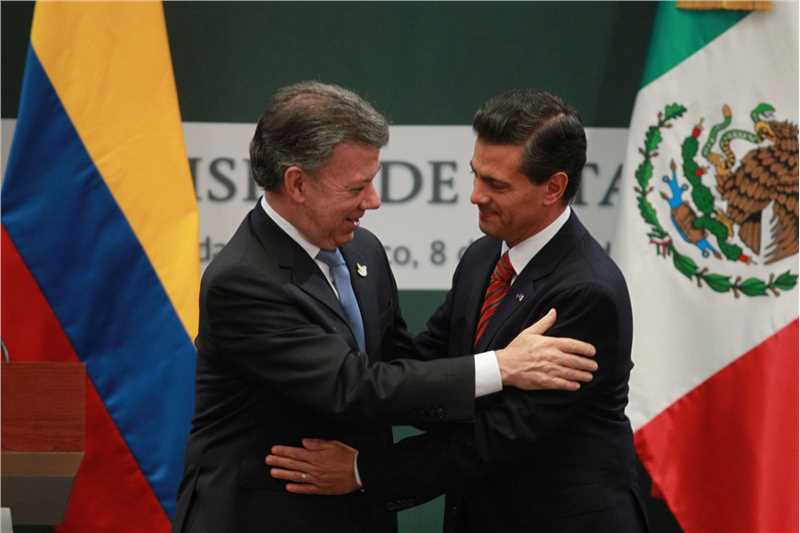 桑托斯会见墨西哥总统培尼亚