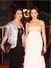 贝安琪与母亲刘香萍