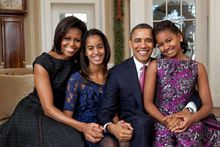 奥巴马夫妇及两个女儿
