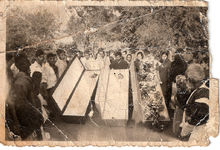 佛朗哥的葬礼(图中左方)