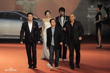 王松携剧组出席第十五届上海国际电影节