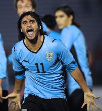 Carlos Bueno曾在乌拉圭国家队风光一时