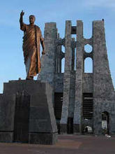 加纳首任总统夸米·恩克鲁玛塑像